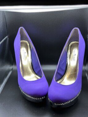 Vintage 200s purple high-heeled pumps by Anne Michelle W gems size 8 missing gem